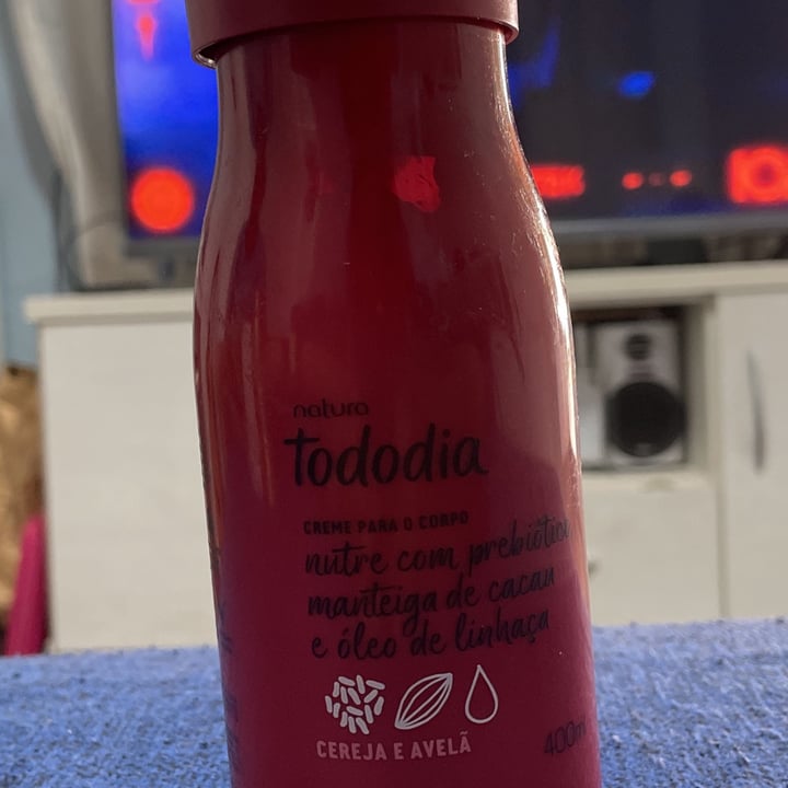photo of Natura Todo dia creme Para Corpo Cereja E Avelã shared by @resplendentseagull29 on  13 May 2023 - review