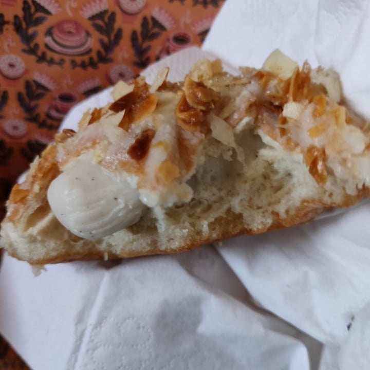 photo of Brammibal's Donuts Bienenstich shared by @bearpig on  05 Mar 2023 - review