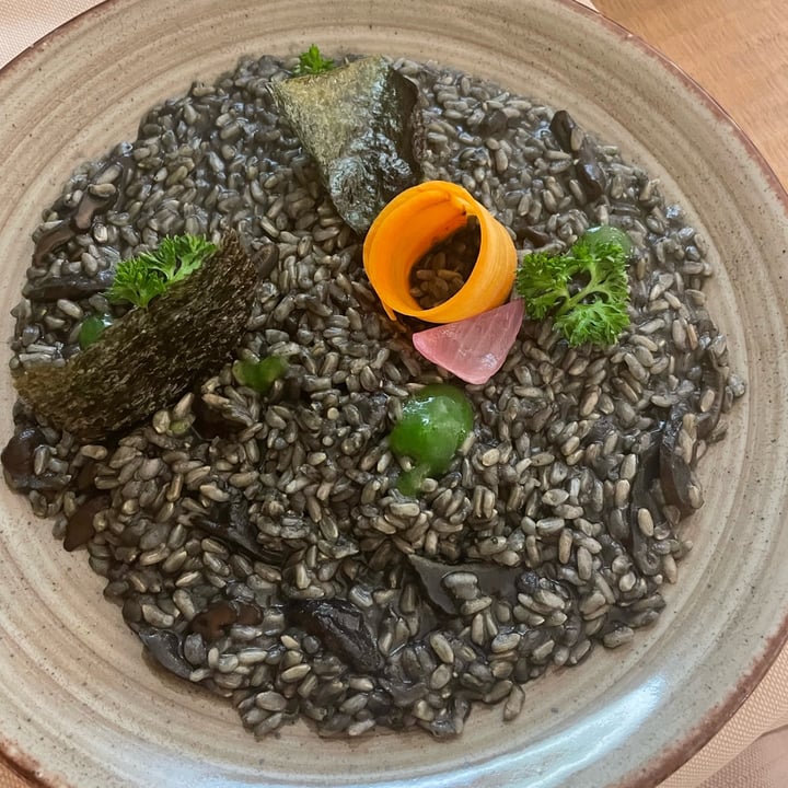 photo of Ristorante Gintilla Cagliari Risotto All’aglio Nero Alga Nori E Funghi Shitake shared by @ericadavide on  09 Apr 2023 - review