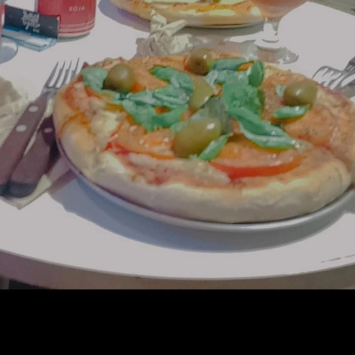 photo of Coma, Veggie Pizza capresse shared by @priscila2703 on  26 Jun 2023 - review