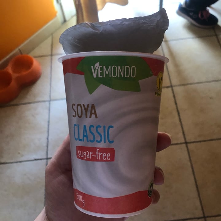 photo of Vemondo yogurt soya classic sugar-free shared by @annapaolaserio on  02 Jul 2023 - review