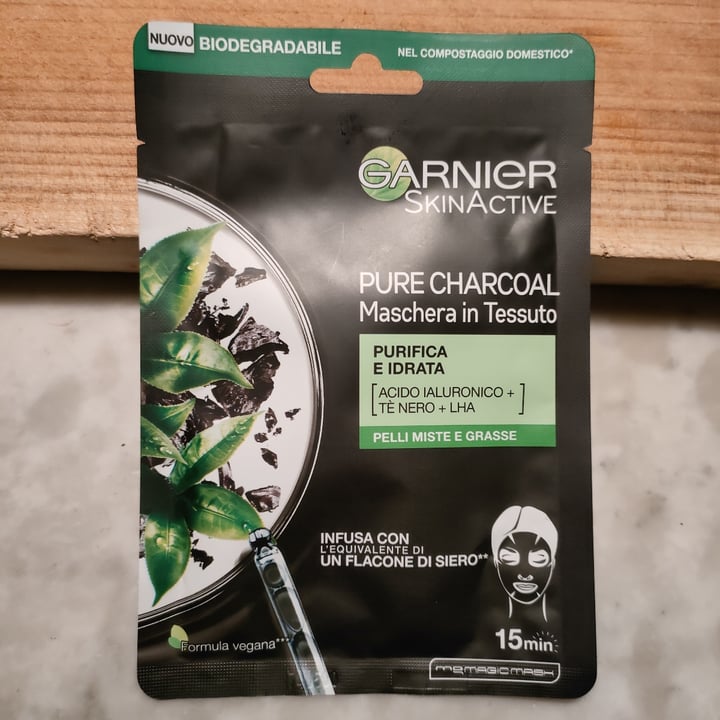photo of Garnier Pure charcoal Maschera In Tessuto shared by @lauralettini on  31 Dec 2022 - review