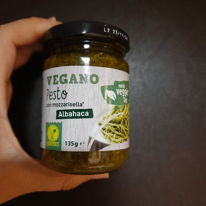photo of Mein Veggie Tag Pesto vegano shared by @srtaflexiespagueti on  30 Apr 2023 - review