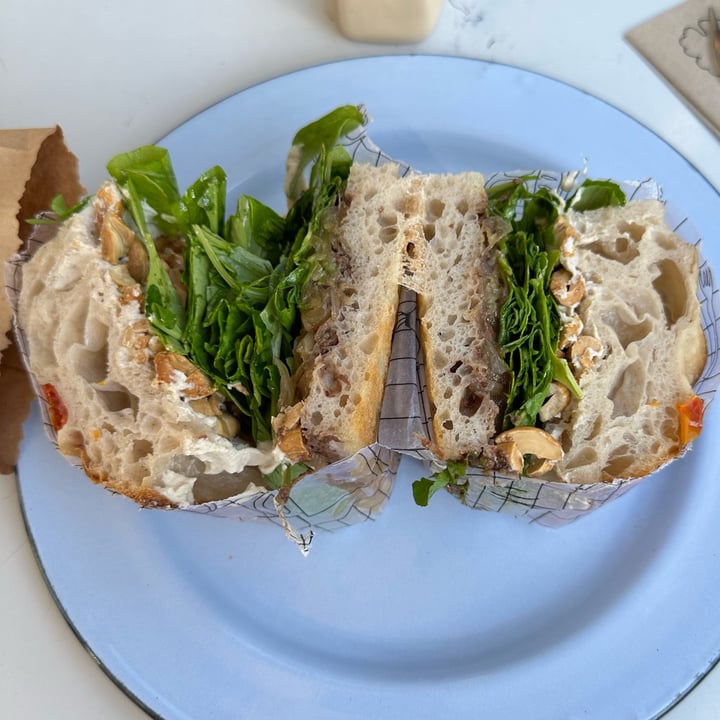 photo of CASA NUEZA sandwich mediterraneo shared by @juliaarena on  27 Jan 2023 - review