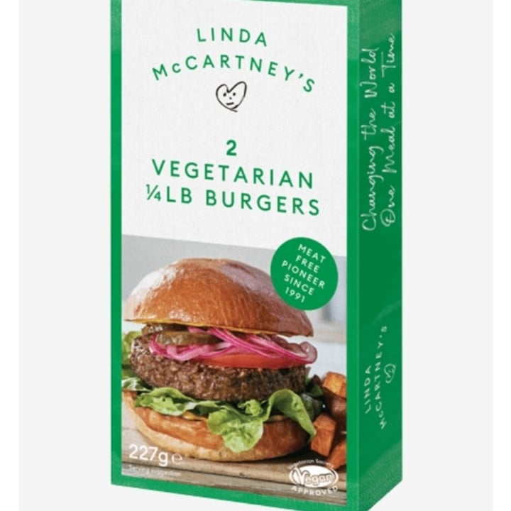 photo of Linda McCartney's 2 vegetarian 1/4 LB burgers shared by @helgabarnyard on  14 Jan 2023 - review