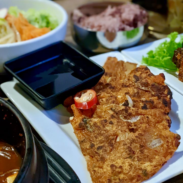 photo of Daehwa Vegetarian Kimchi Jeon shared by @xinru-t on  07 Dec 2022 - review