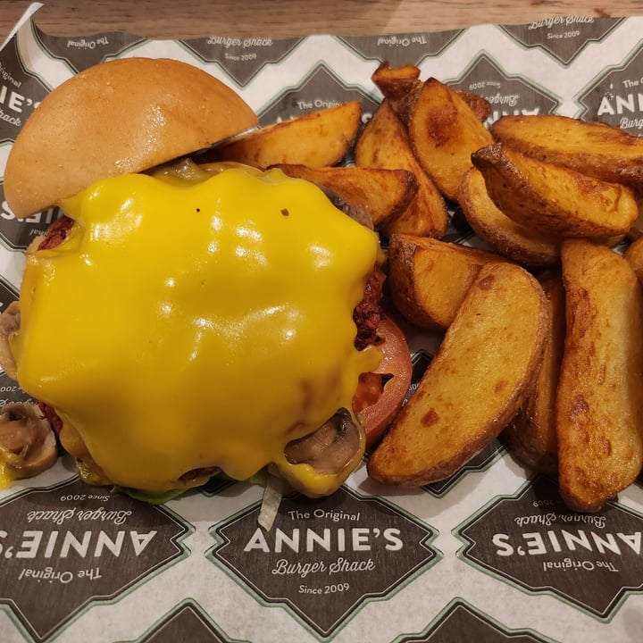 photo of Annie's Burger Shack The Mushroom Blues shared by @christina87 on  09 Feb 2023 - review