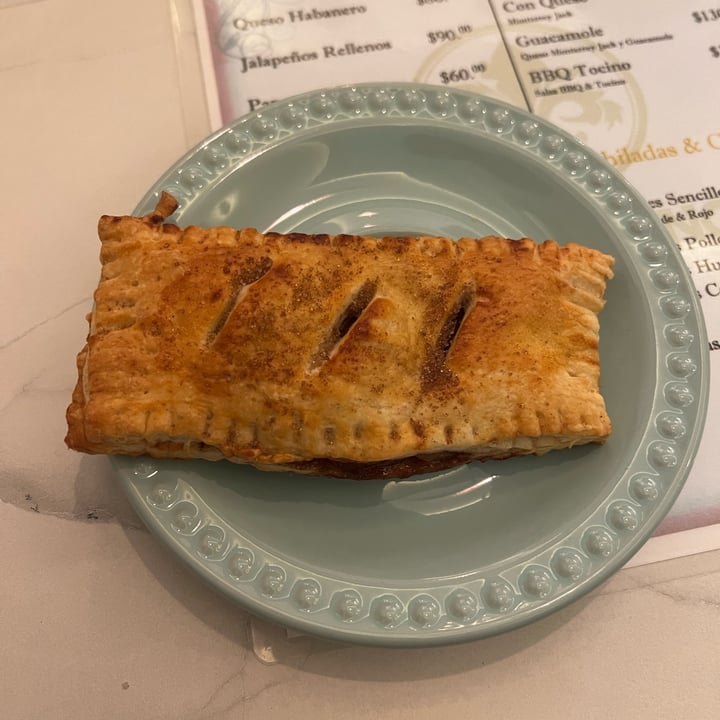 photo of Petit Trianon Café Strudel De Manzana shared by @angelicale on  12 Jul 2023 - review