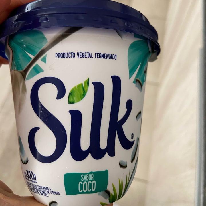 photo of Silk yogurt Silk sabor coco shared by @laritaveganita on  10 May 2023 - review