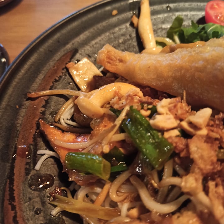 photo of Vegana Vietnamese Restaurant BÚN THẬP CẨM

- Reisnudeln mit Tofu, knusprige Pilze shared by @hi-i-am-yana on  29 Jul 2023 - review