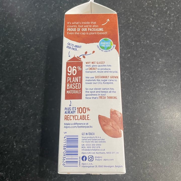 photo of Alpro Chocolate Flavored Soya Milk shared by @olivejuice on  11 Jan 2023 - review