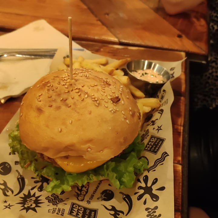photo of Mad Mad Vegan Doble cheese vacon con heüra shared by @ramseier on  09 Apr 2023 - review