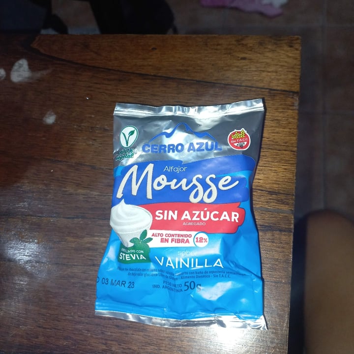 photo of Cerro Azul Alfajor Mousse SIN Azucar shared by @maguix on  07 Feb 2023 - review