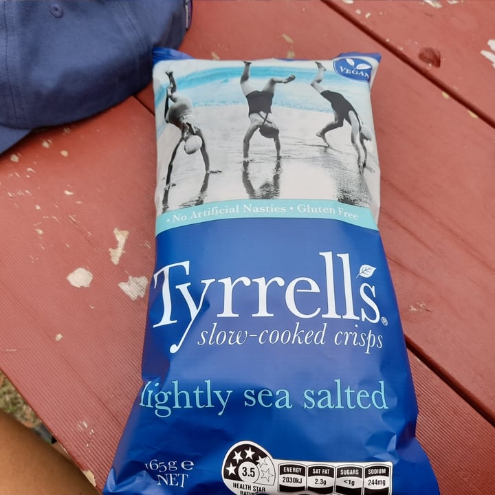 photo of Tyrrell's Lightly sea salted crisps shared by @magdalenka on  10 Mar 2023 - review