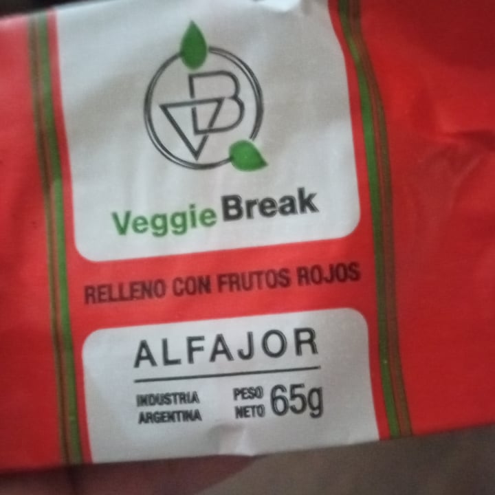 photo of Veggie Break alfajor relleno con frutos rojos shared by @celpa on  08 Apr 2023 - review
