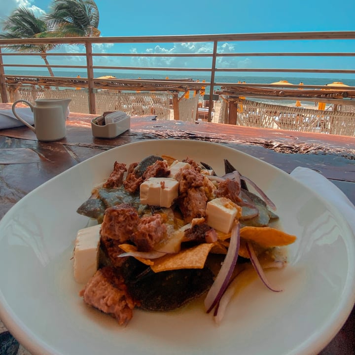 photo of RoMarley Beach House Chilaquiles vegan shared by @andreabastien on  14 Aug 2023 - review