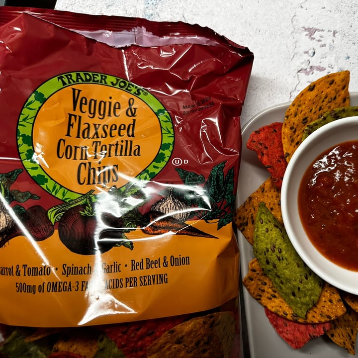 photo of Trader Joe's Veggie & Flaxseed Corn Tortilla Chips shared by @berryveganplanet on  21 Jan 2023 - review