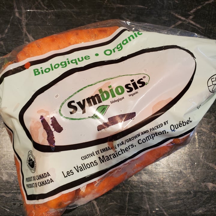 photo of symbiosis multicolored carrots shared by @emmathestrange on  17 Apr 2023 - review