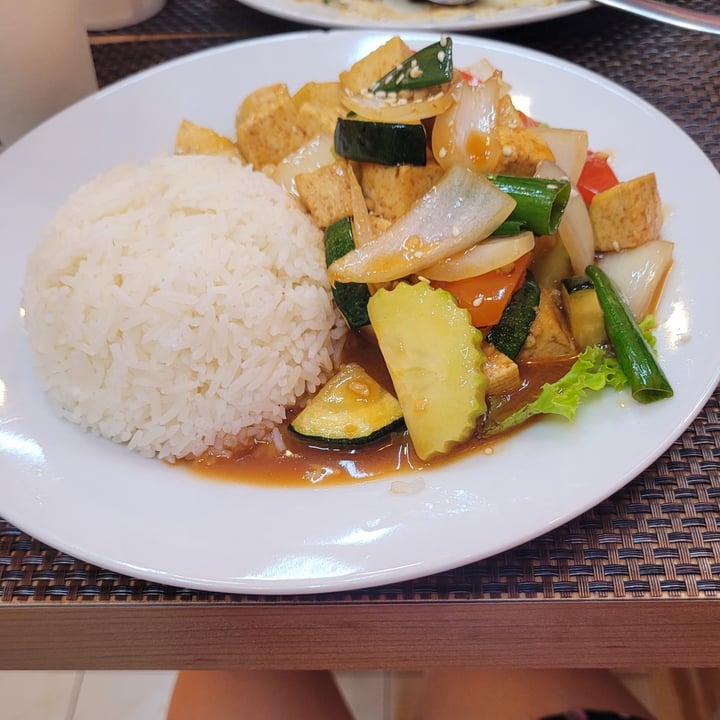 photo of Asia Street Food Pula Tofu Agrodolce Con Verdure E Riso shared by @blavinia on  13 Aug 2023 - review