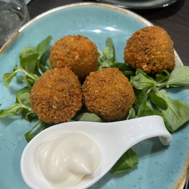 photo of Aloisi Sushi Gourmet Pescara Polpette vegane shared by @moccymoccy on  31 Jul 2023 - review