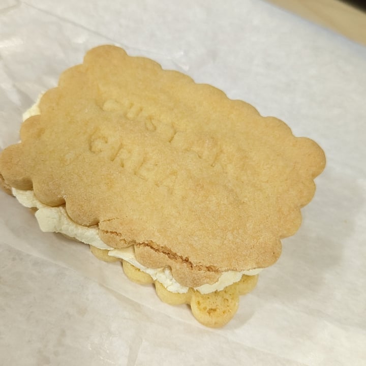 photo of Starbucks Vegan Custard Cream shared by @ryster on  21 Apr 2023 - review