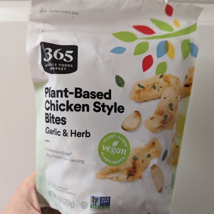 photo of 365 Whole Foods Market Plant-Based Chicken Style Bites shared by @regimack on  06 Aug 2023 - review