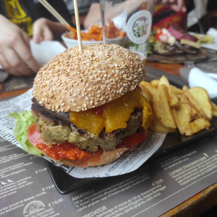 photo of Birrificio Herba Monstrum Brewery Burger VEG-HOT shared by @endlessdust on  31 May 2023 - review