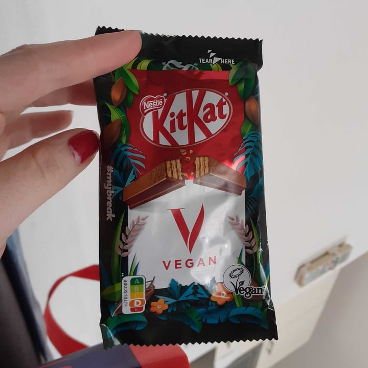 photo of Nestlé Kitkat Vegan shared by @frcasol on  08 Apr 2023 - review