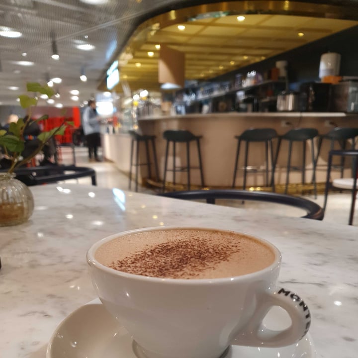photo of Kafé Plattan Hot chocolate shared by @deepvegan on  19 Dec 2022 - review