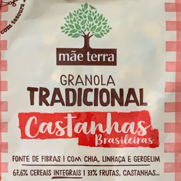 photo of Mãe Terra Granola tradicional com castanhas brasileiras shared by @vimauro on  21 Apr 2023 - review