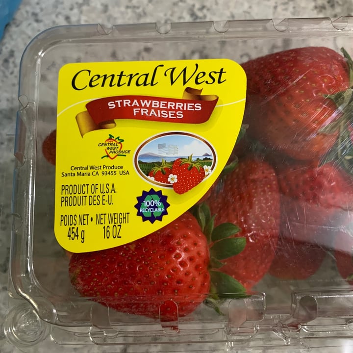 photo of Central West Strawberries shared by @onehungryvegan on  16 May 2023 - review