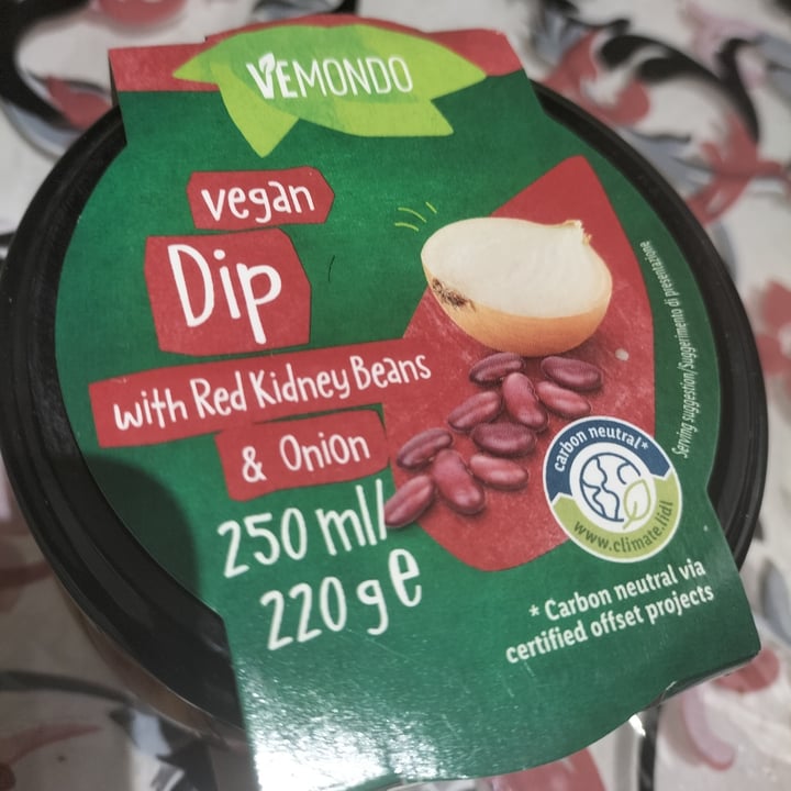 photo of Vemondo vegan dip with red kidney beans & onion shared by @psychovegan on  25 Mar 2023 - review