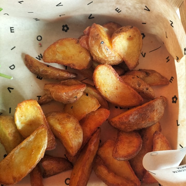 photo of Flower Burger Patate fritte shared by @zago on  18 Feb 2023 - review