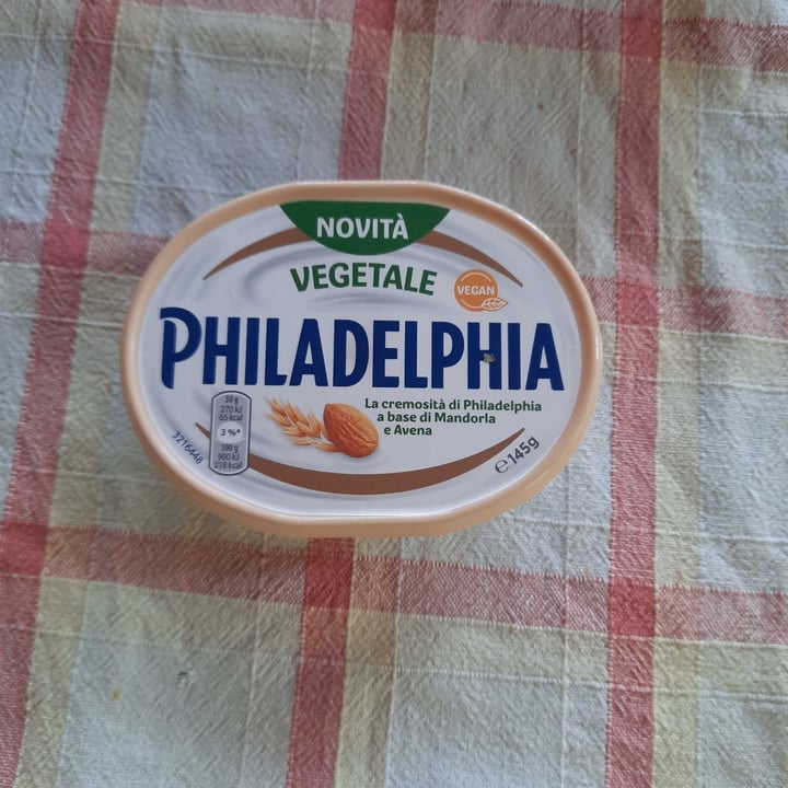 photo of Philadelphia Philadelphia Vegetale Mandorle Avena shared by @paolacrocioni on  16 Jul 2023 - review