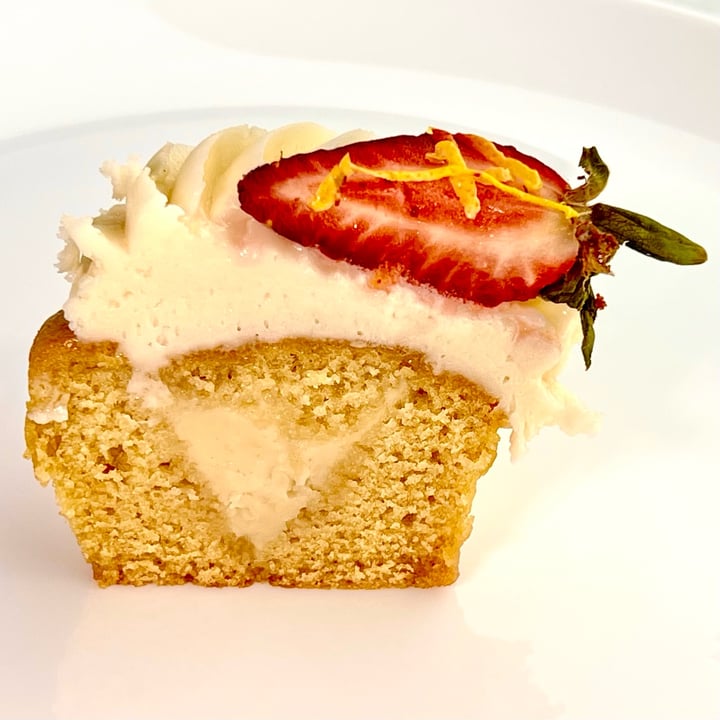 photo of Shoofly Vegan Bakery and Cafe Strawberry/Lemon Cupcake shared by @pdxveg on  09 May 2023 - review