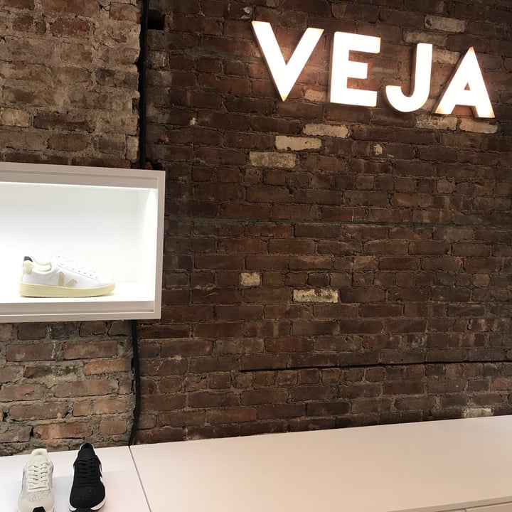 photo of Veja Veja Sneaker shared by @signorinaluciana on  05 May 2023 - review
