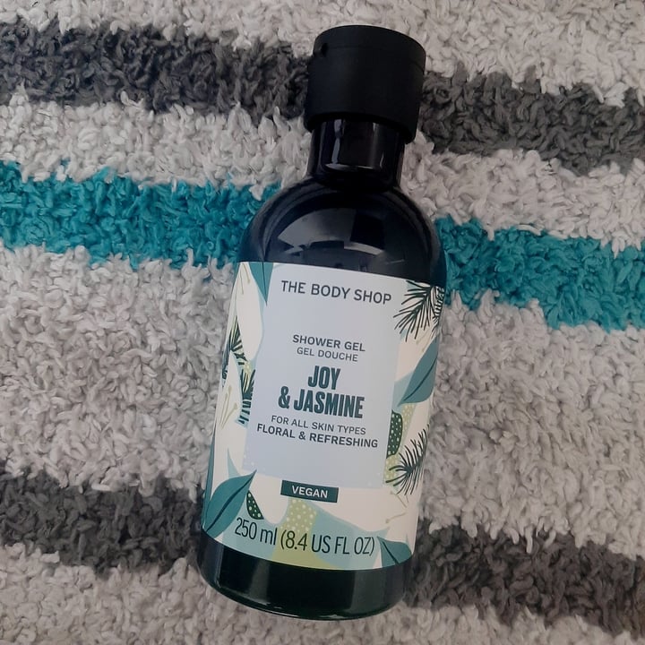 photo of The Body Shop joy and jasmine shower gel shared by @moonface on  29 Jul 2023 - review