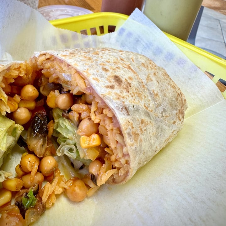 photo of Tacos El Fluffy Vegan Burrito shared by @sharksmeoow on  09 Jun 2023 - review