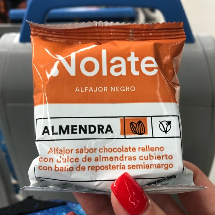 photo of Nolate Alfajor Negro De Almendras shared by @anaacraveroo on  28 Jul 2023 - review