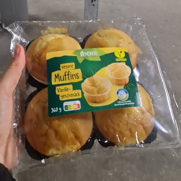 photo of Lidl muffins vanille shared by @lisaqbon on  22 Feb 2023 - review