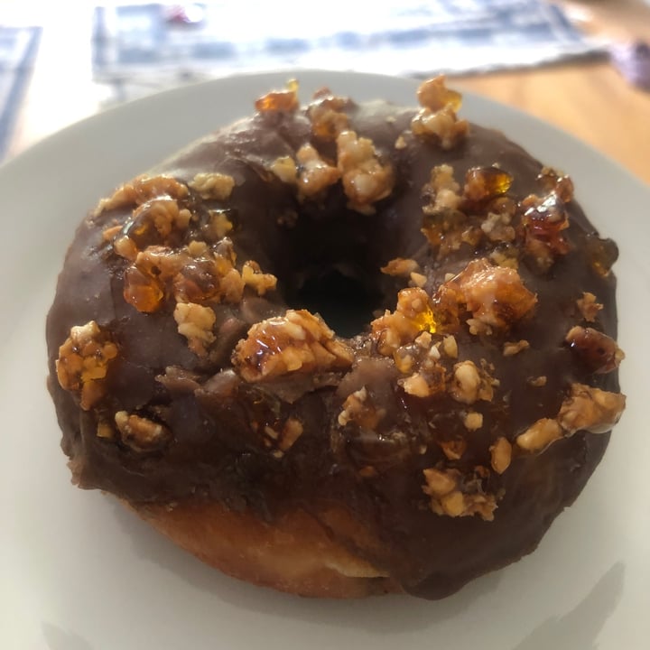 photo of Hulis Donuts Caramel Nut Brittle Donut shared by @mothercitymatt on  01 Feb 2023 - review