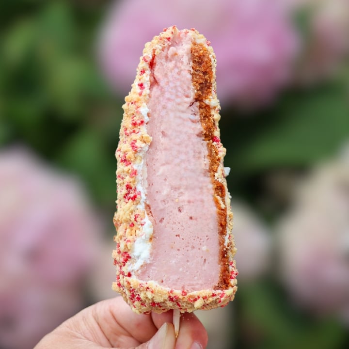 photo of Vegan Treats, Inc. Strawberry Cheesecake On a Stick shared by @lizmaselli on  02 Jun 2023 - review