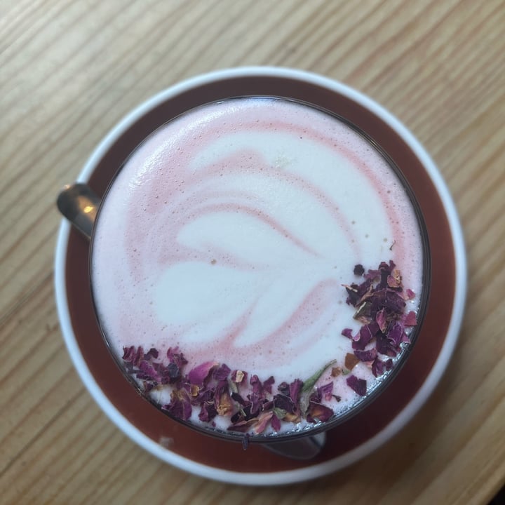 photo of Frutas Prohibidas Red Velvet latte shared by @lauraynico on  03 Jun 2023 - review