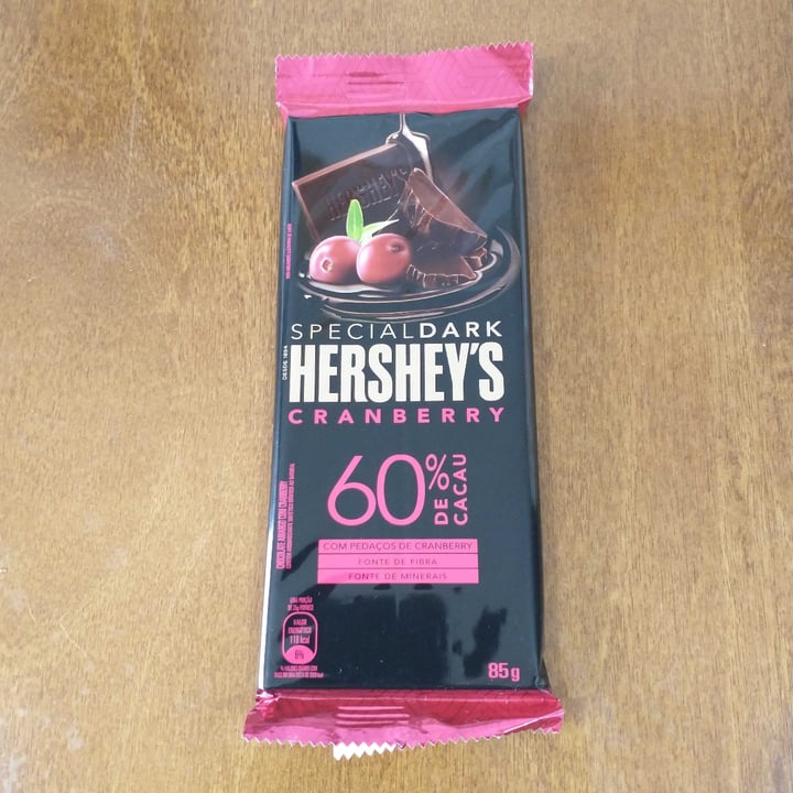 photo of Hershey's Special Dark Chocolate Cranberry 60% de Cacau  shared by @marlymiki on  13 Aug 2023 - review