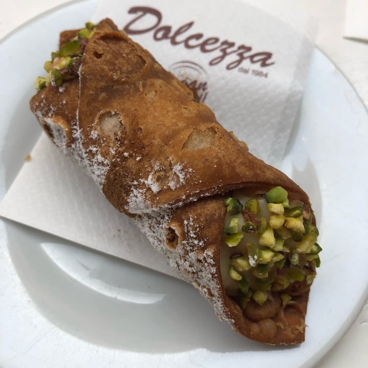 photo of Bar Dolcezza di Cuscunà Temistocle Cannolo alla vaniglia shared by @lisasir on  20 Jul 2023 - review