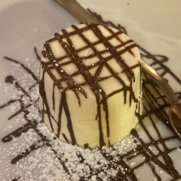 photo of ArVolo Ristorante Pizzeria Panna Cotta Vegan shared by @loveg on  18 May 2023 - review