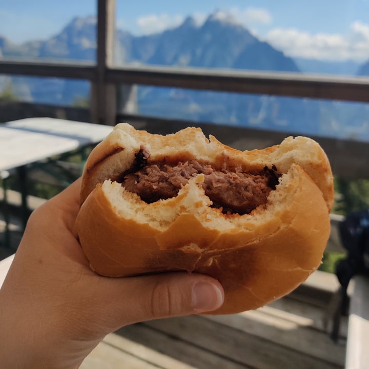 photo of RIFUGIO 2000 Burger Vegano shared by @extraveganza on  15 Aug 2023 - review
