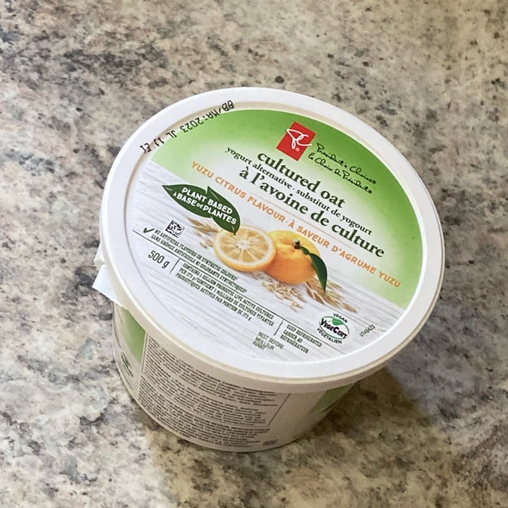 photo of President's Choice Cultured Oat Yogurt Alternative Yuzu Citrus Flavour shared by @shlumpadinka on  18 Jun 2023 - review