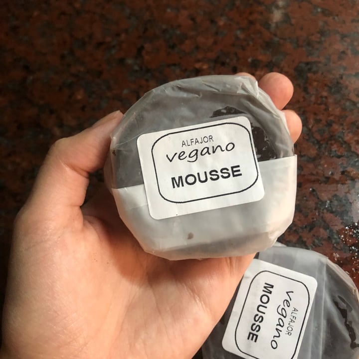 photo of Carmela Tomasa Alfajor De Mousse De Chocolate shared by @cbuffarini on  15 Jan 2023 - review
