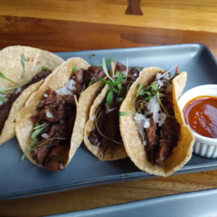 photo of Flores de Vegano Tacos de setas shared by @v-murciegala on  16 Feb 2023 - review